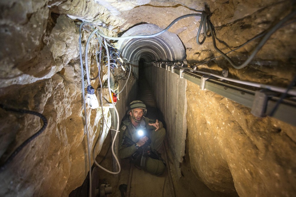 hamas tunnel to infiltrate Israel